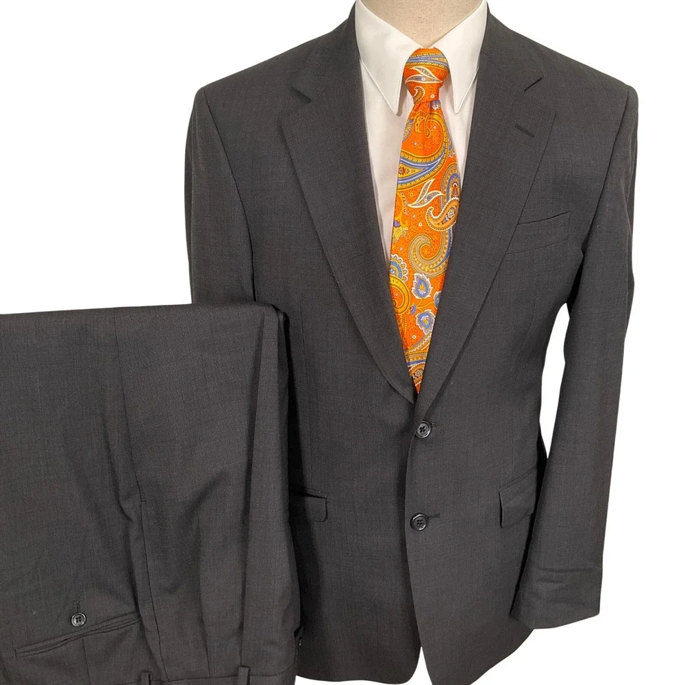 Jos A Bank Suit Mens 41R 33W Charcoal Gray 2 Button Neutral Corporate Office